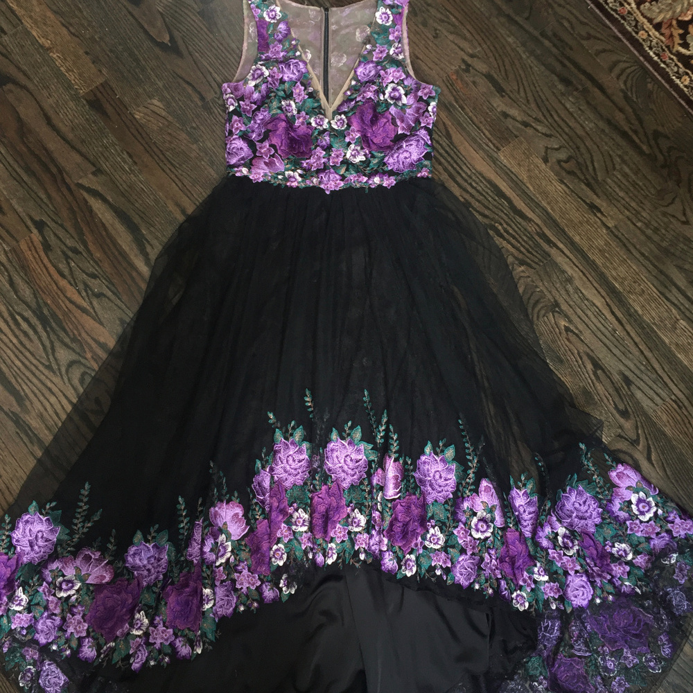 💃🏼Exquisite Marchesa Notte Embroidered gown